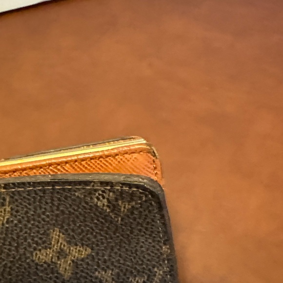 Louis Vuitton Classic Monogram Vintage Wallet - Picture 12 of 16